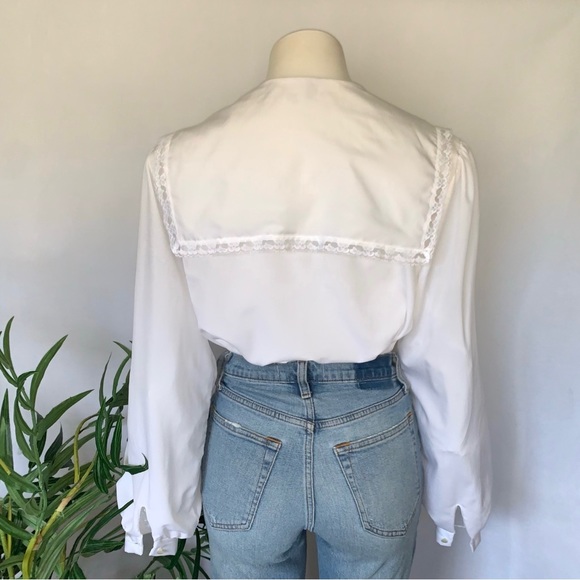 v i n t a g e :: Pleated Oversized Dainty Puritan Lace Collar Blouse - Picture 4 of 16